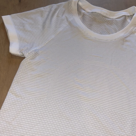 Swiftly Tech short sleeve crew shirt Race length crop - Picture 3 of 14